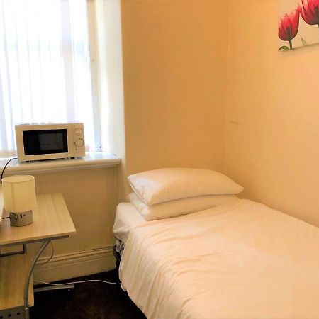 Budget Rooms Crosskeys Newport  Extérieur photo